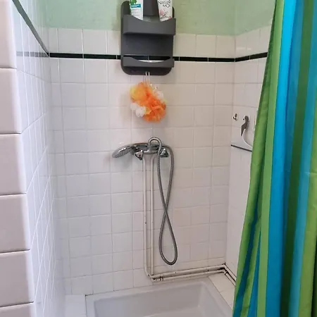 Confortable A 2 Pas De La Avec Balcon - - Fr-1-388-209 דירה *